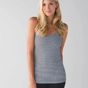 Lululemon Cool Racerback
Gingham Luon White Black